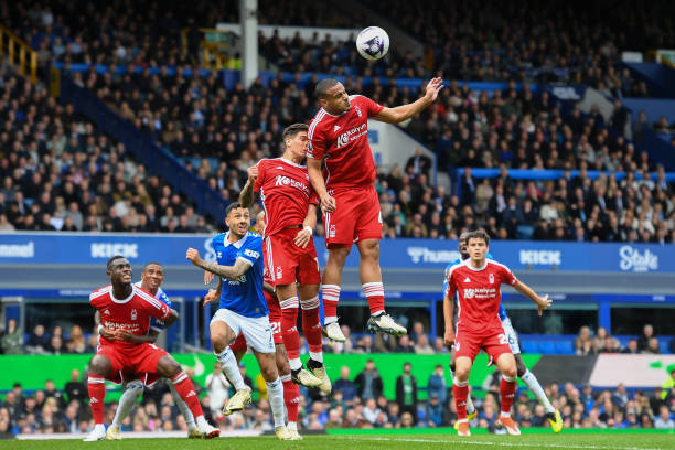 她并未因此 她并未因此